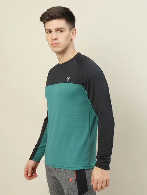 Men Colorblock Slim Fit Crew Neck T-shirt with TECHNO COOL+