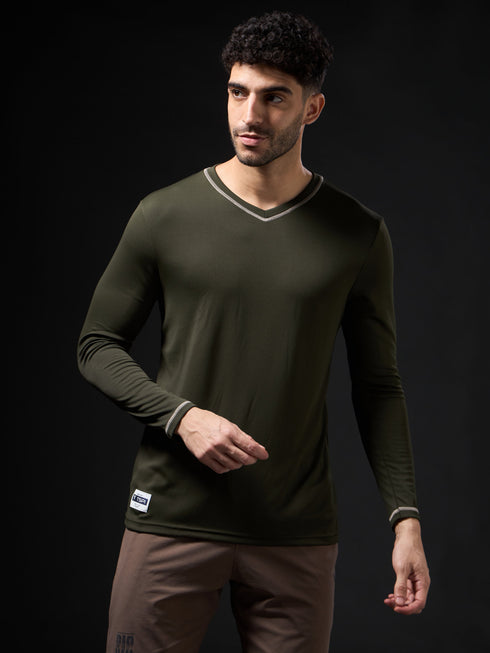 Men Solid Slim Fit V Neck Sports T-shirt with TECHNOCOOL+