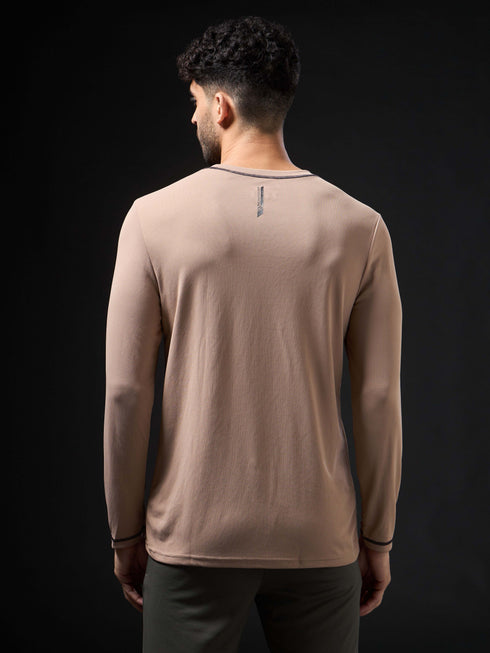 Men Solid Slim Fit V Neck Sports T-shirt with TECHNOCOOL+