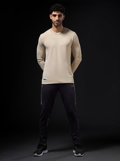 Men Solid Slim Fit V Neck Sports T-shirt with TECHNOCOOL+