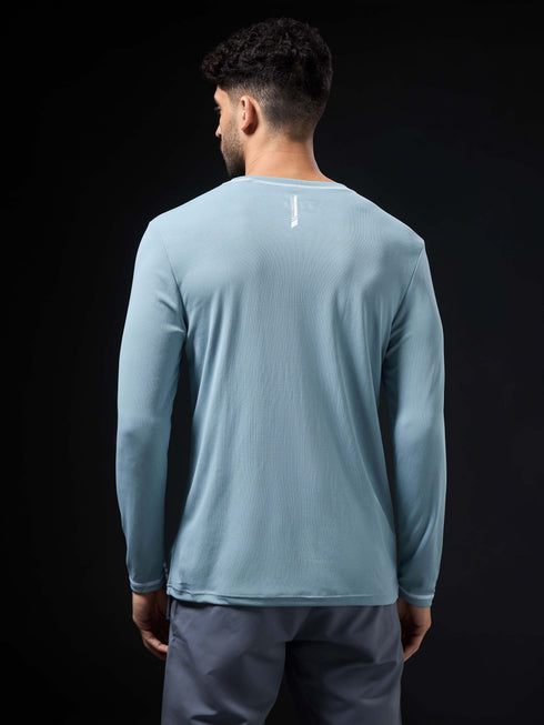 Men Solid Slim Fit V Neck Sports T-shirt with TECHNOCOOL+