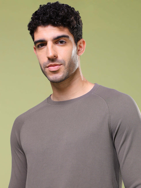 Men Cubic Melange Slim Fit Round Neck T-shirt with TECHNOCOOL+