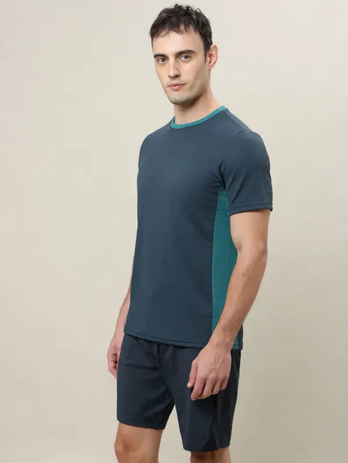 Men Colorblock Slim Fit Crew Neck T-shirt with TECHNO COOL+