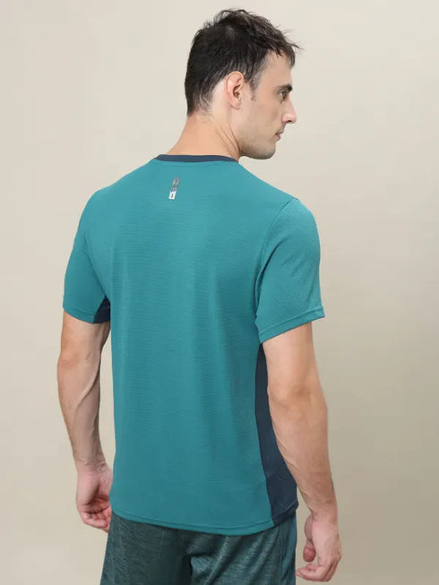 Men Colorblock Slim Fit Crew Neck T-shirt with TECHNO COOL+