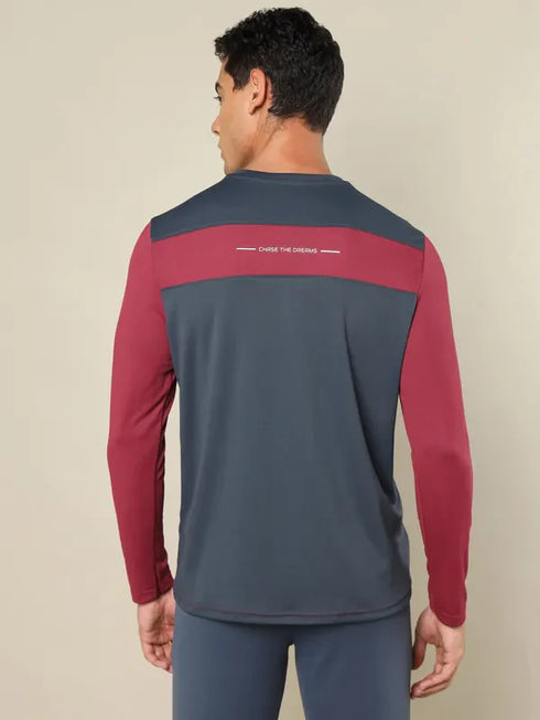 Men Colorblock Slim Fit Crew Neck T-shirt with TECHNO COOL+