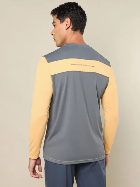 Men Colorblock Slim Fit Crew Neck T-shirt with TECHNO COOL+