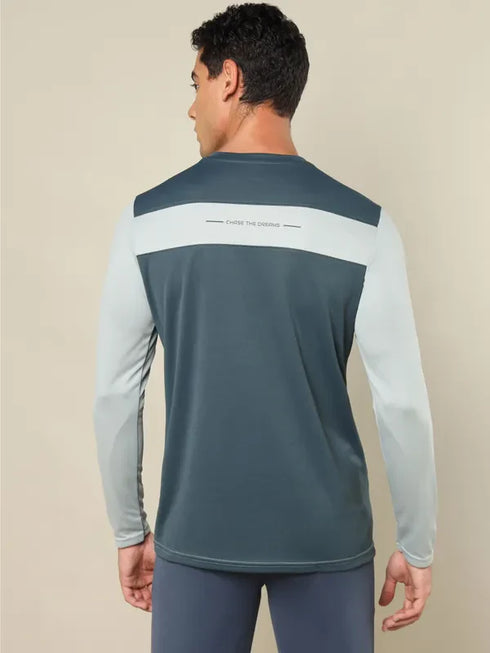 Men Colorblock Slim Fit Crew Neck T-shirt with TECHNO COOL+