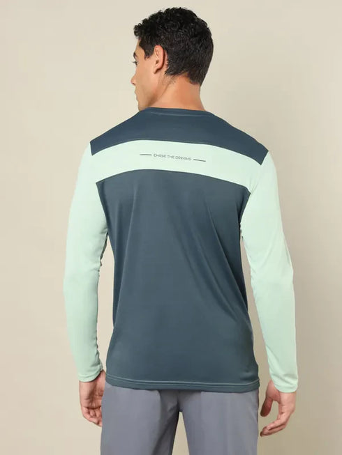 Men Colorblock Slim Fit Crew Neck T-shirt with TECHNO COOL+
