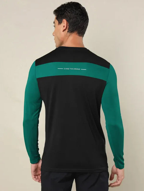 Men Colorblock Slim Fit Crew Neck T-shirt with TECHNO COOL+