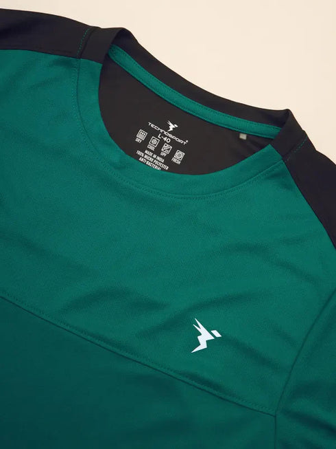 Men Colorblock Slim Fit Crew Neck T-shirt with TECHNO COOL+