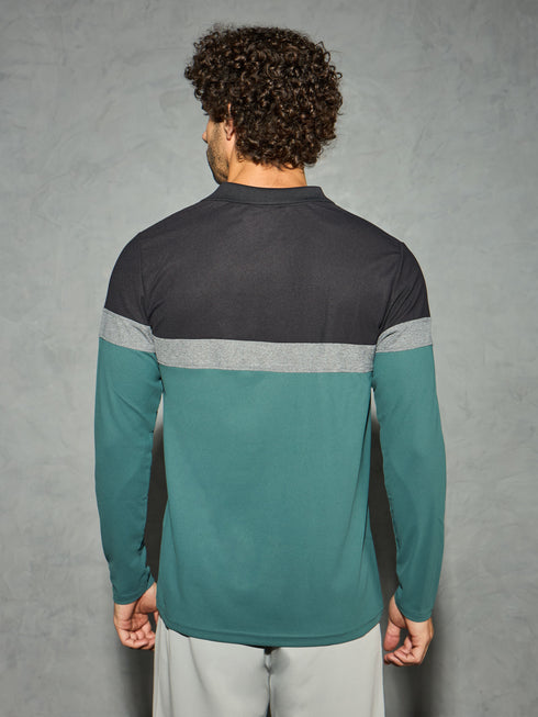 Men Colorblock Slim Fit Polo T-shirt with MATPIQ