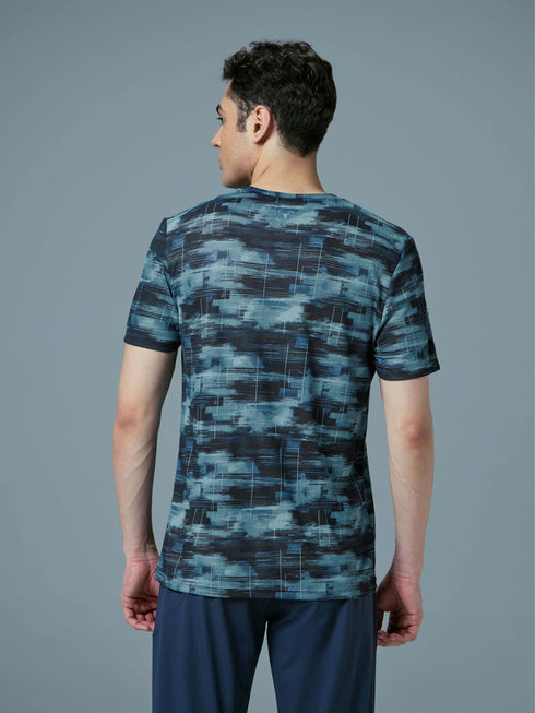 Men Abstract Print Slim Fit Crew Neck T-shirt with TECHNO COOL+