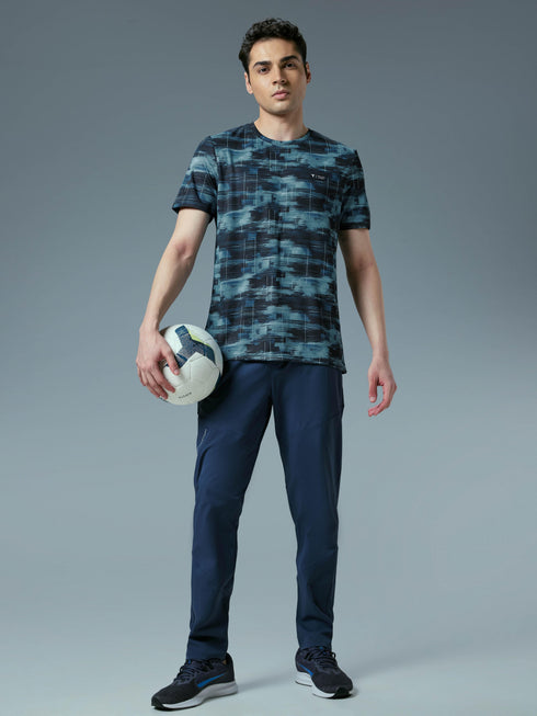 Men Abstract Print Slim Fit Crew Neck T-shirt with TECHNO COOL+