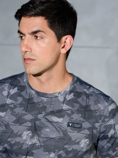 Men Abstract Print Slim Fit Crew Neck T-shirt with TECHNO COOL+