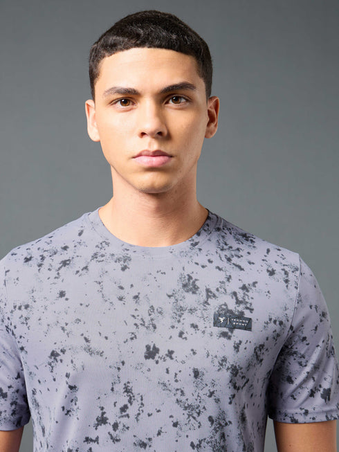 Men Abstract Print Slim Fit Crew Neck T-shirt with TECHNO COOL+