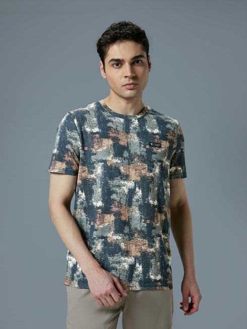 Men Abstract Print Slim Fit Crew Neck T-shirt with TECHNO COOL+