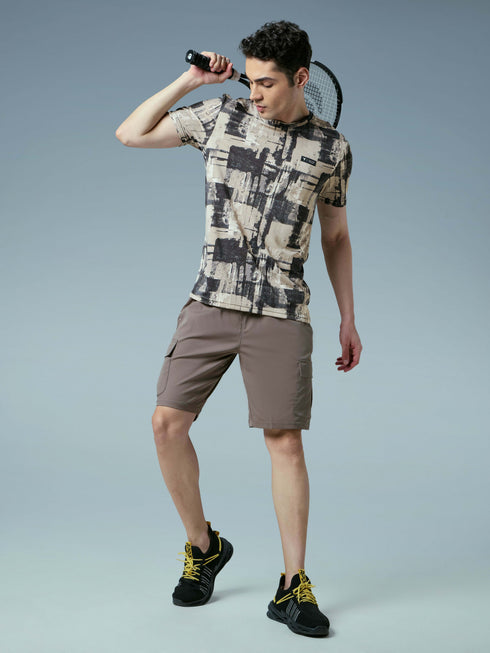 Men Abstract Print Slim Fit Crew Neck T-shirt with TECHNO COOL+