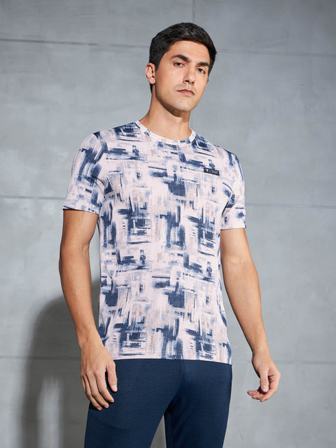 Men Abstract Print Slim Fit Crew Neck T-shirt with TECHNO COOL+