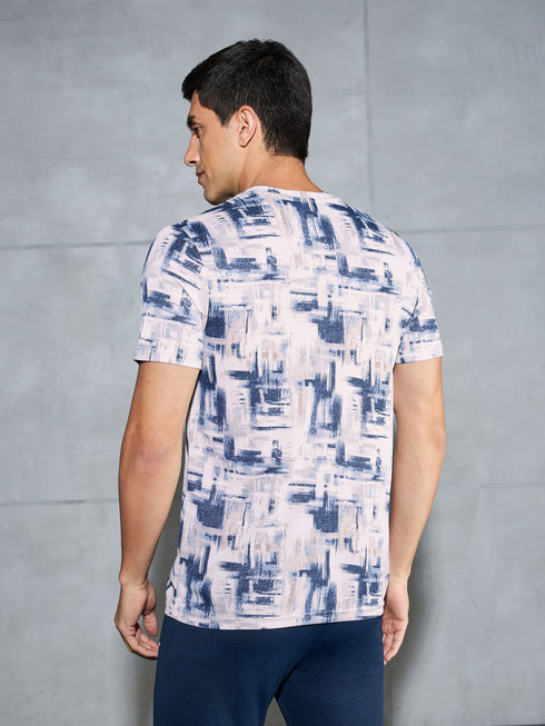 Men Abstract Print Slim Fit Crew Neck T-shirt with TECHNO COOL+
