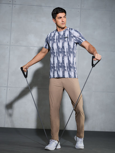 Men Abstract Print Slim Fit Crew Neck T-shirt with TECHNO COOL+