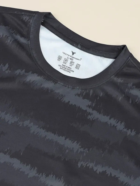 Men Abstract Print Slim Fit Crew Neck T-shirt with TECHNO COOL+