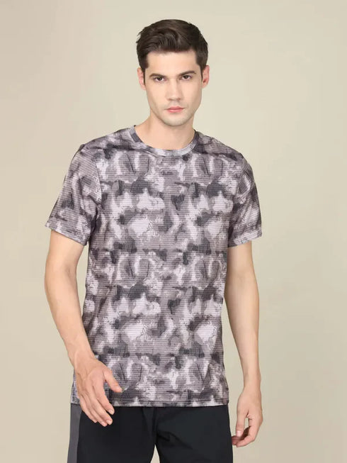 Men Abstract Print Slim Fit Crew Neck T-shirt with TECHNO COOL+