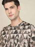 Men Abstract Print Slim Fit Crew Neck T-shirt with TECHNO COOL+