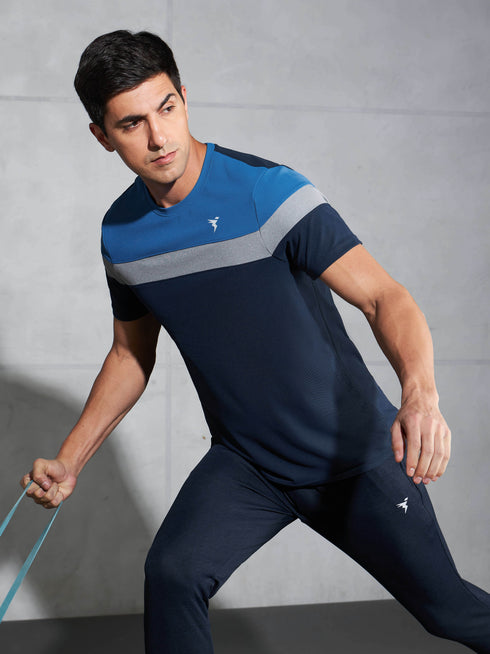 Men Colorblock Slim Fit Crew Neck T-shirt with MATPIQ