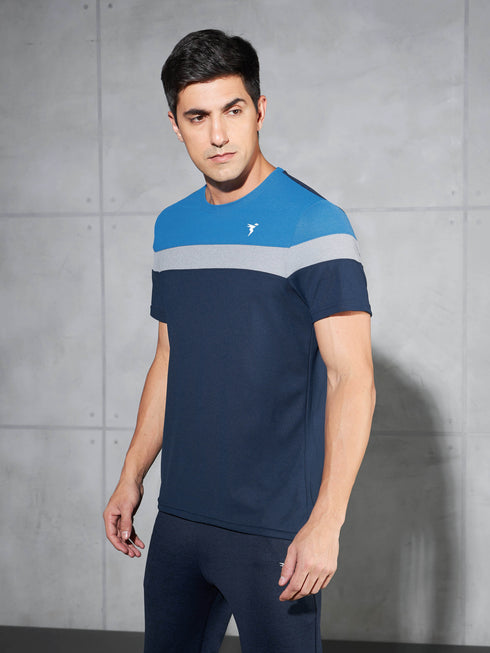 Men Colorblock Slim Fit Crew Neck T-shirt with MATPIQ