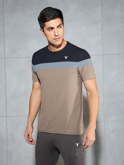Men Colorblock Slim Fit Crew Neck T-shirt with MATPIQ