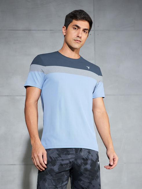 Men Colorblock Slim Fit Crew Neck T-shirt with MATPIQ