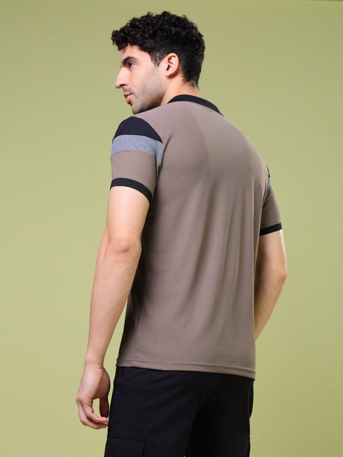 Men Colorblock Slim Fit Polo T-shirt with MATPIQ