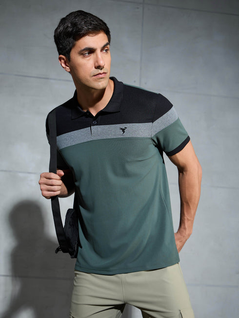 Men Colorblock Slim Fit Polo T-shirt with MATPIQ