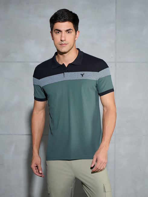 Men Colorblock Slim Fit Polo T-shirt with MATPIQ