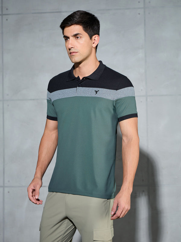 Men Colorblock Slim Fit Polo T-shirt with MATPIQ