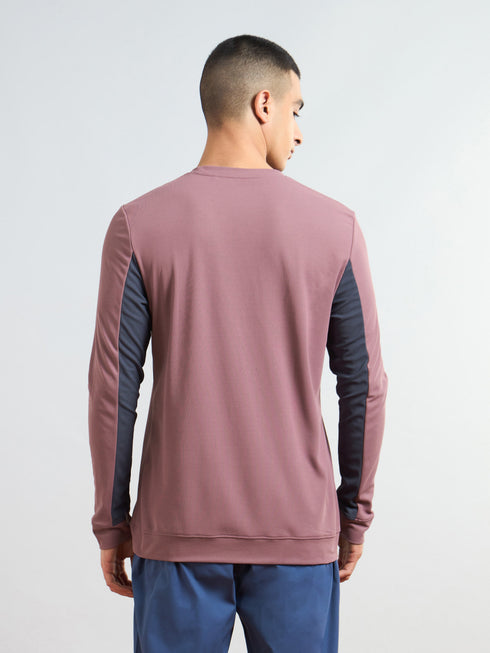 Men Colorblock Slim Fit T-shirt with MATPIQ