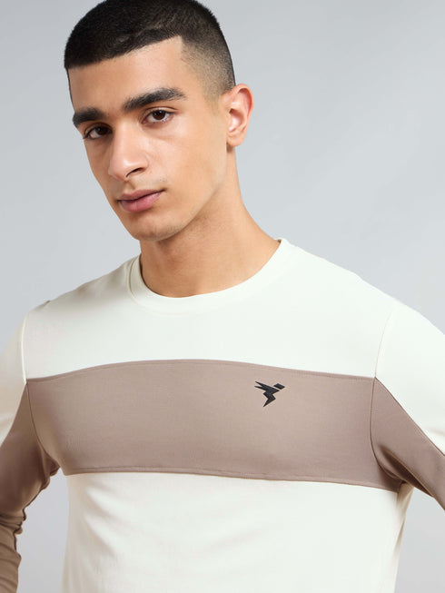 Men Colorblock Slim Fit T-shirt with MATPIQ