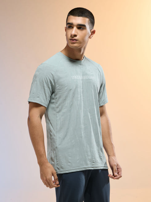 Men Jacquard Slim Fit Round Neck Sports T-shirt with MATPIQ