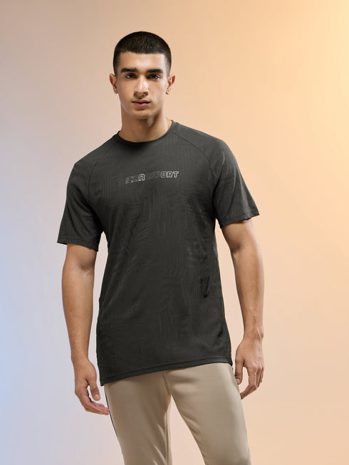 Men Jacquard Slim Fit Round Neck Sports T-shirt with MATPIQ