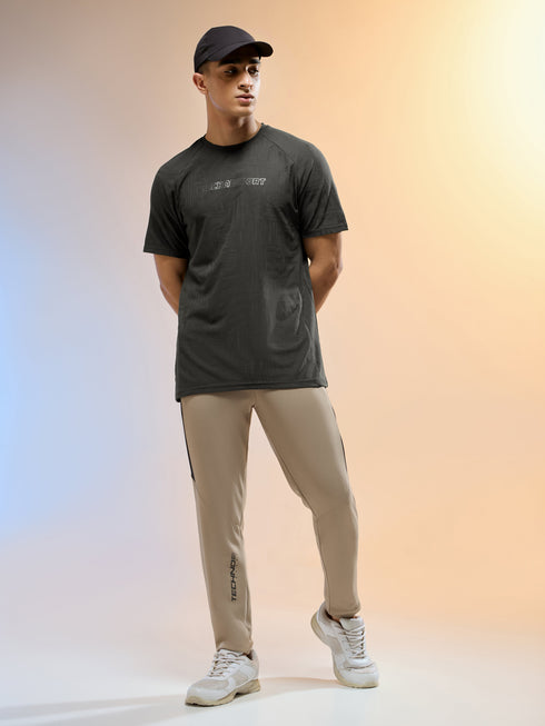 Men Jacquard Slim Fit Round Neck Sports T-shirt with MATPIQ