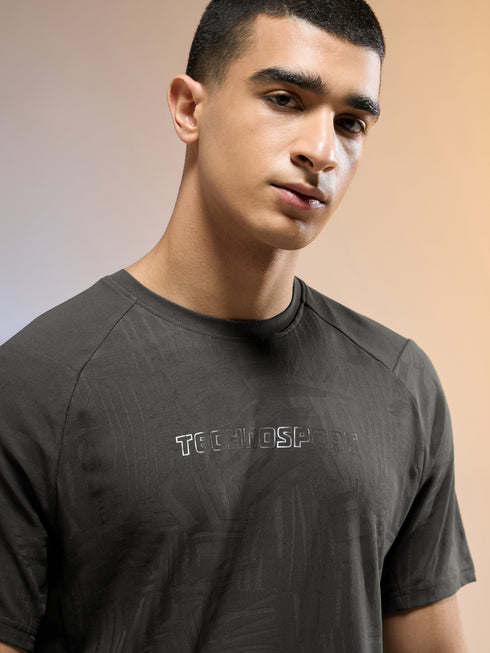 Men Jacquard Slim Fit Round Neck Sports T-shirt with MATPIQ