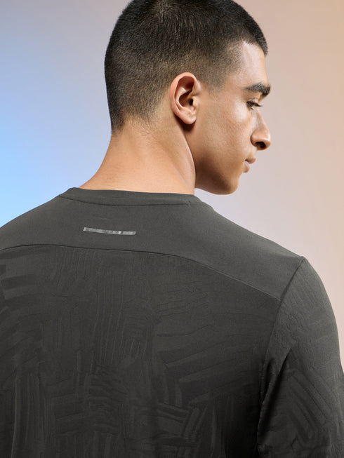 Men Jacquard Slim Fit Round Neck Sports T-shirt with MATPIQ