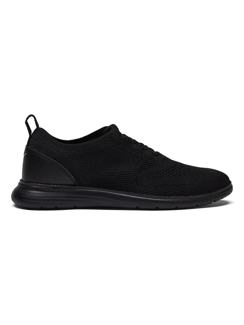 PLUNGE Black Men's Walking Shoes