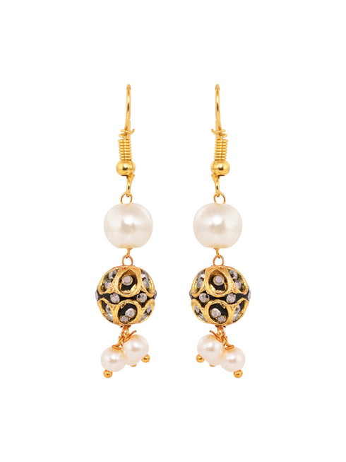 Gold Toned Pearls Beaded Jewellery Set Matching Earrings