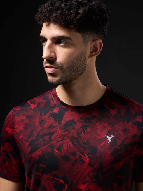 Men Abstract Print Slim Fit Crew Neck T-shirt with TECHNO COOL+