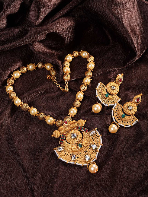 Antique Gold Plated Kundan studded Rajwadi Temple Pendant Jewellery Set