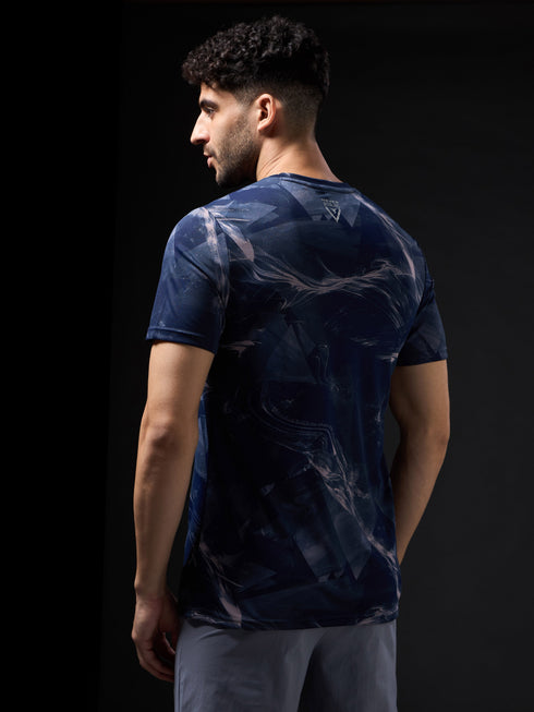 Men Abstract Print Slim Fit Crew Neck T-shirt with TECHNO COOL+