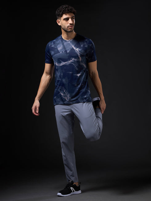 Men Abstract Print Slim Fit Crew Neck T-shirt with TECHNO COOL+