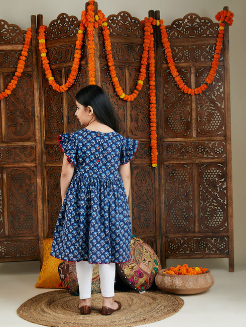 Girl's Blue Printed Frock With Leggings Set