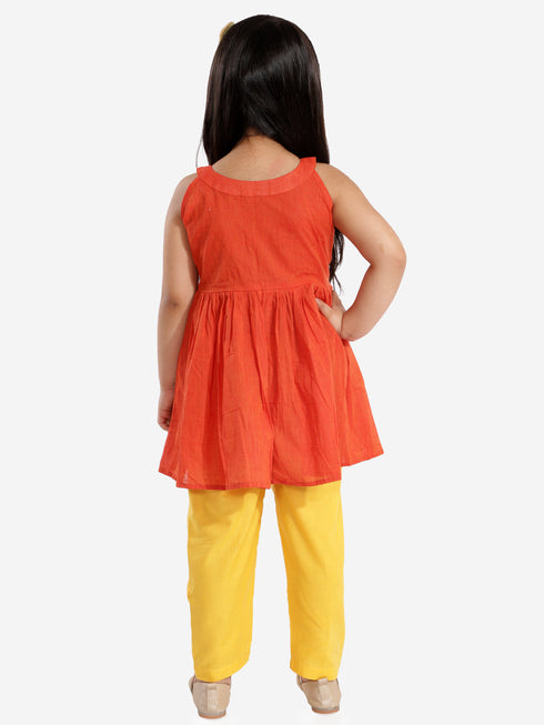 Girl's' Handloom Cotton Kurta And Straight Pant Set